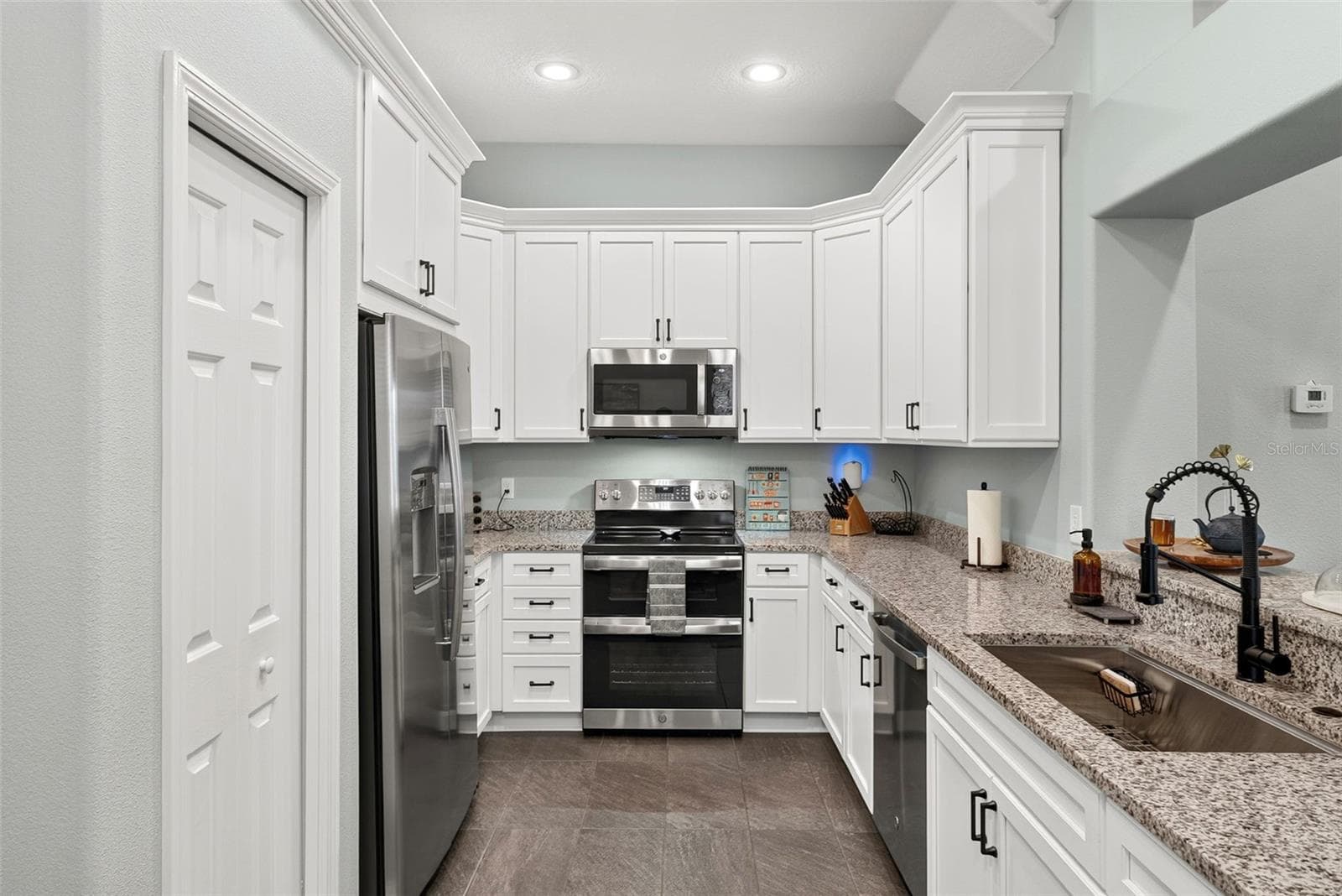 Townhouse at 1437 RIDGE TER, TARPON SPRINGS, photo 15 of 42