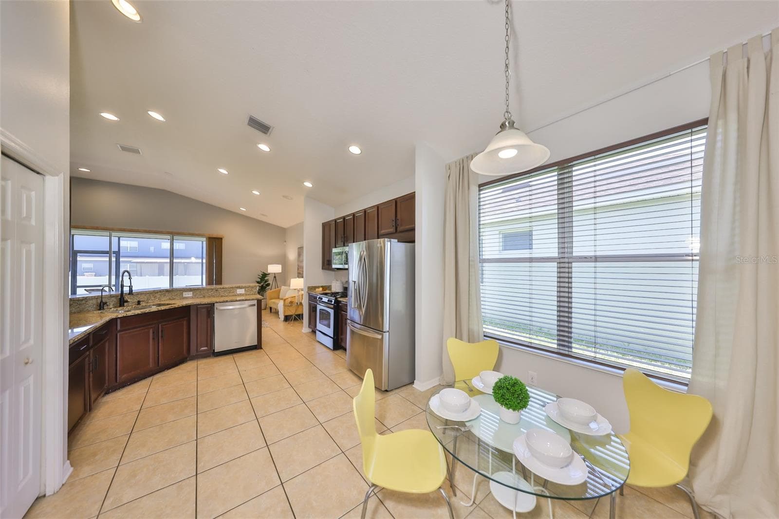 Single Family Residence at 11408 COVENTRY GROVE CIR, LITHIA, photo 24 of 50