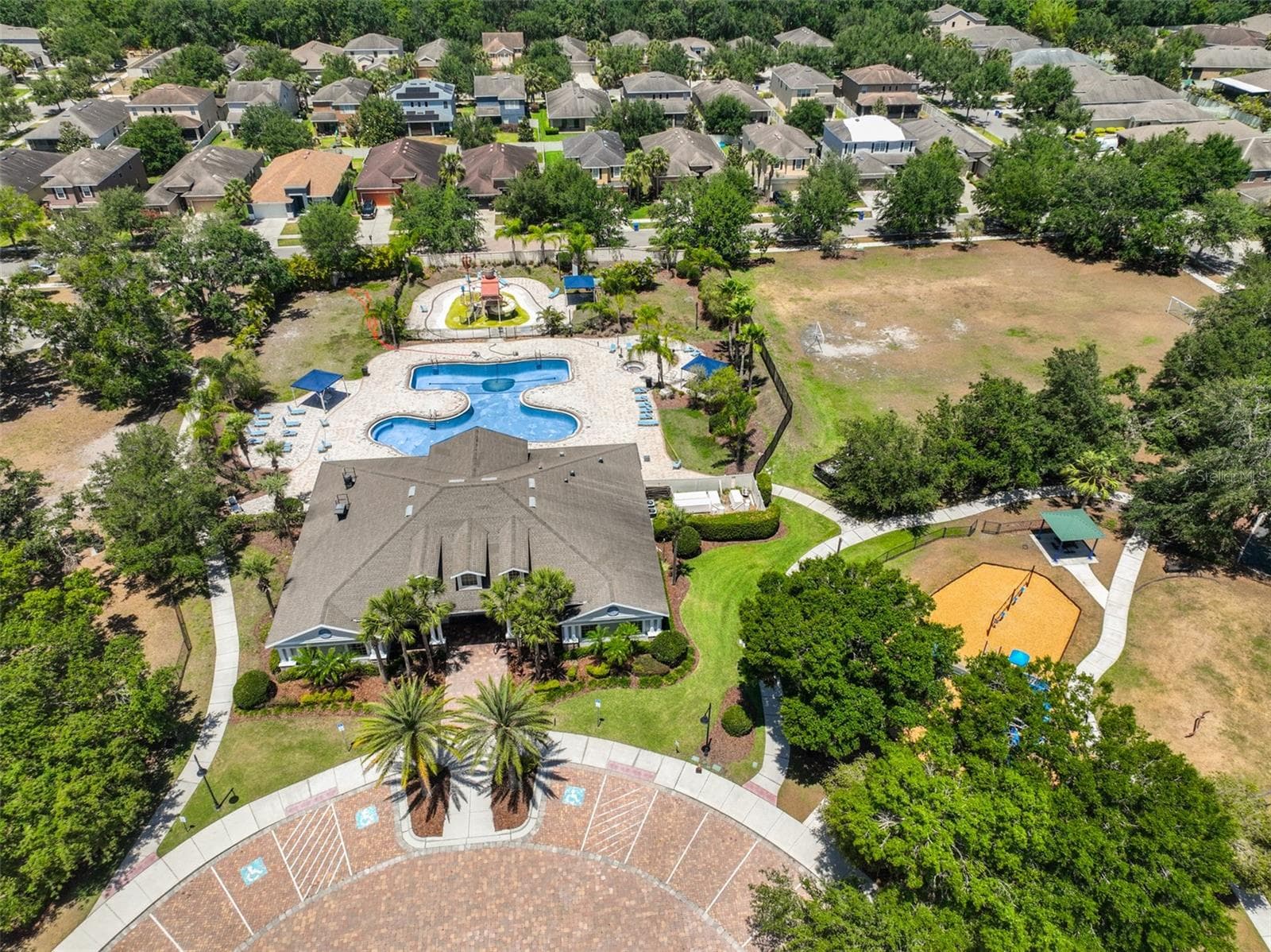 Single Family Residence at 11408 COVENTRY GROVE CIR, LITHIA, photo 48 of 50