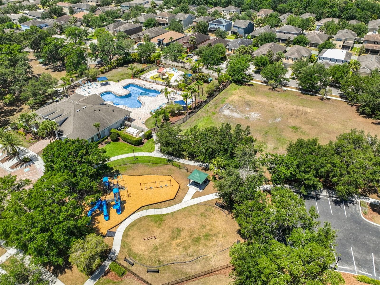 Single Family Residence at 11408 COVENTRY GROVE CIR, LITHIA, photo 49 of 50