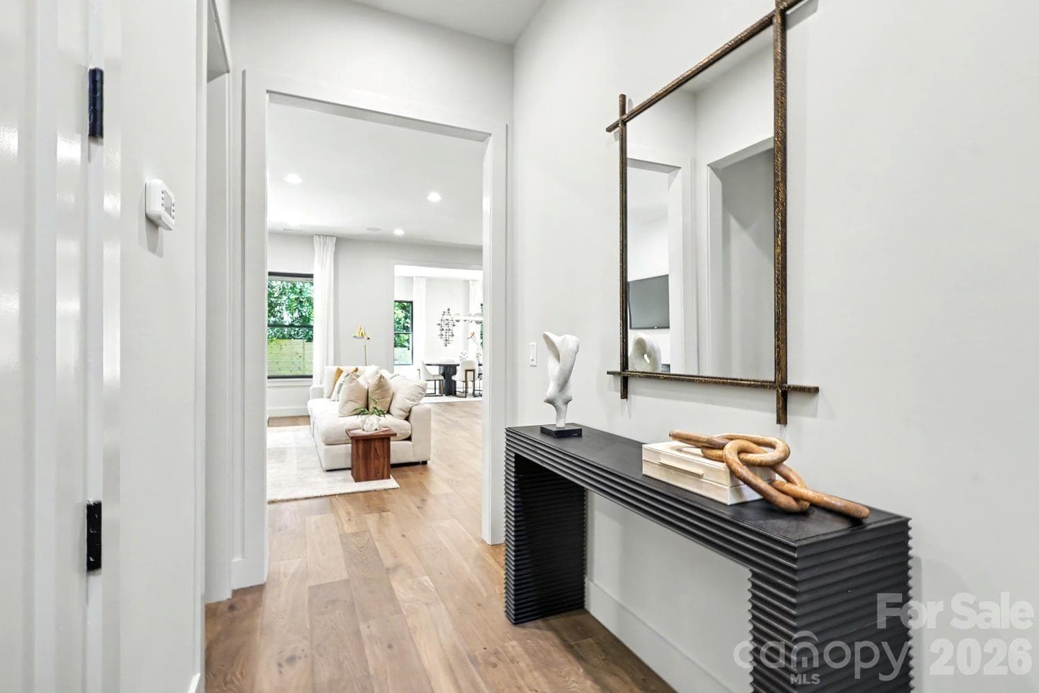 Large Entry Hall - Charlotte
