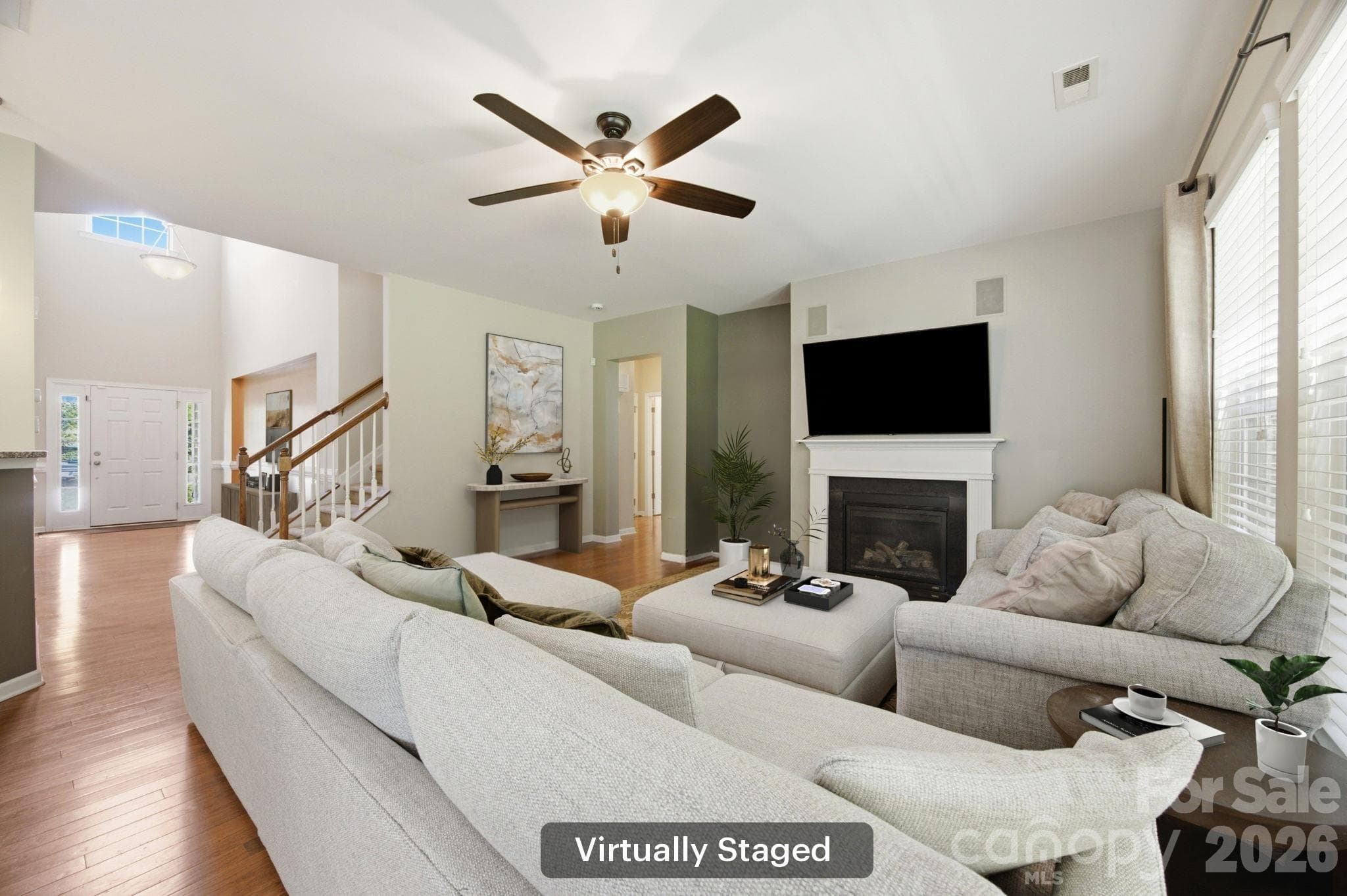 Single Family Residence at 14711 Brannock Hills Drive, Charlotte, photo 3 of 34