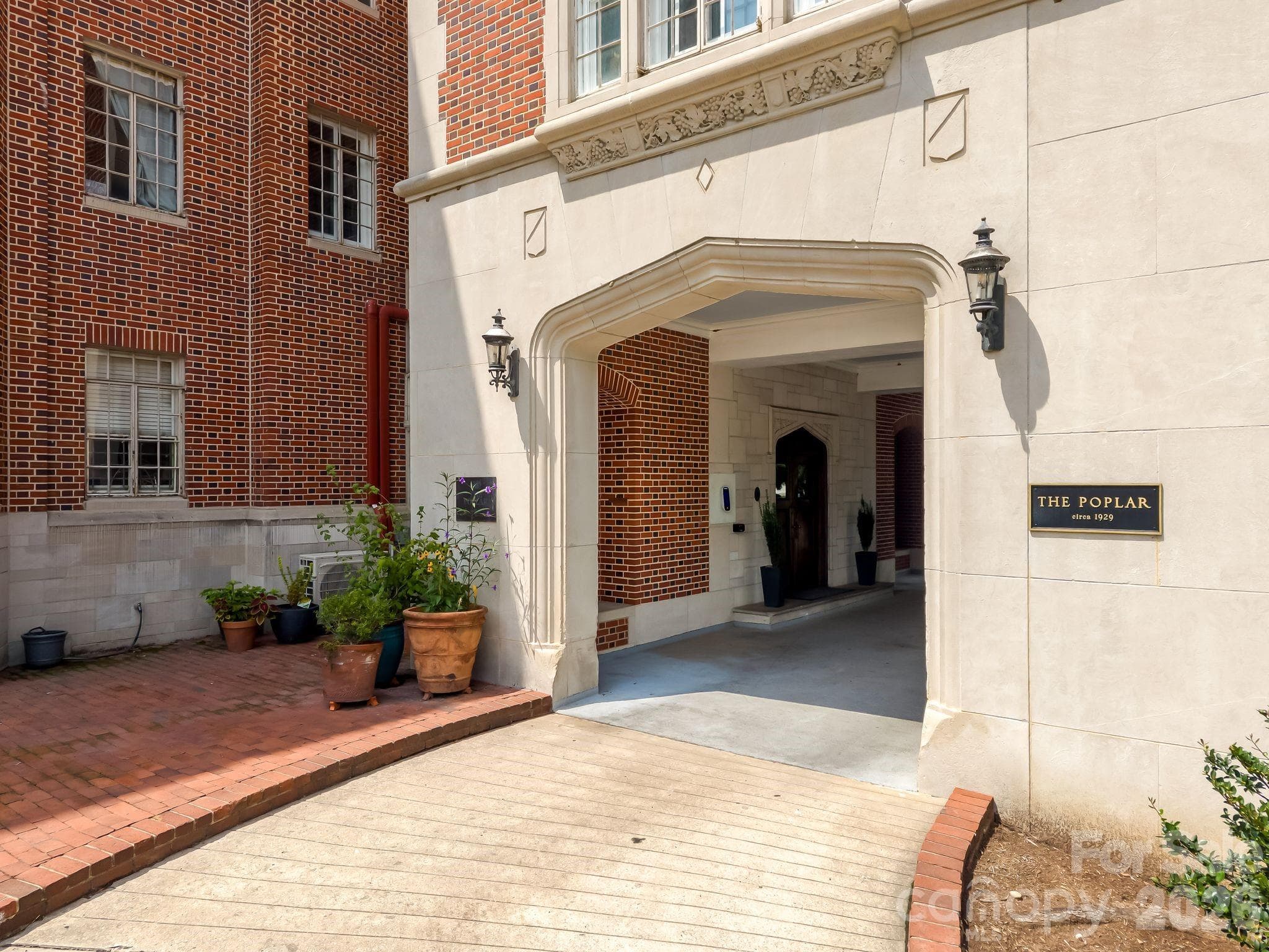 Condominium at 301 W 10th Street, Charlotte, photo 3 of 21