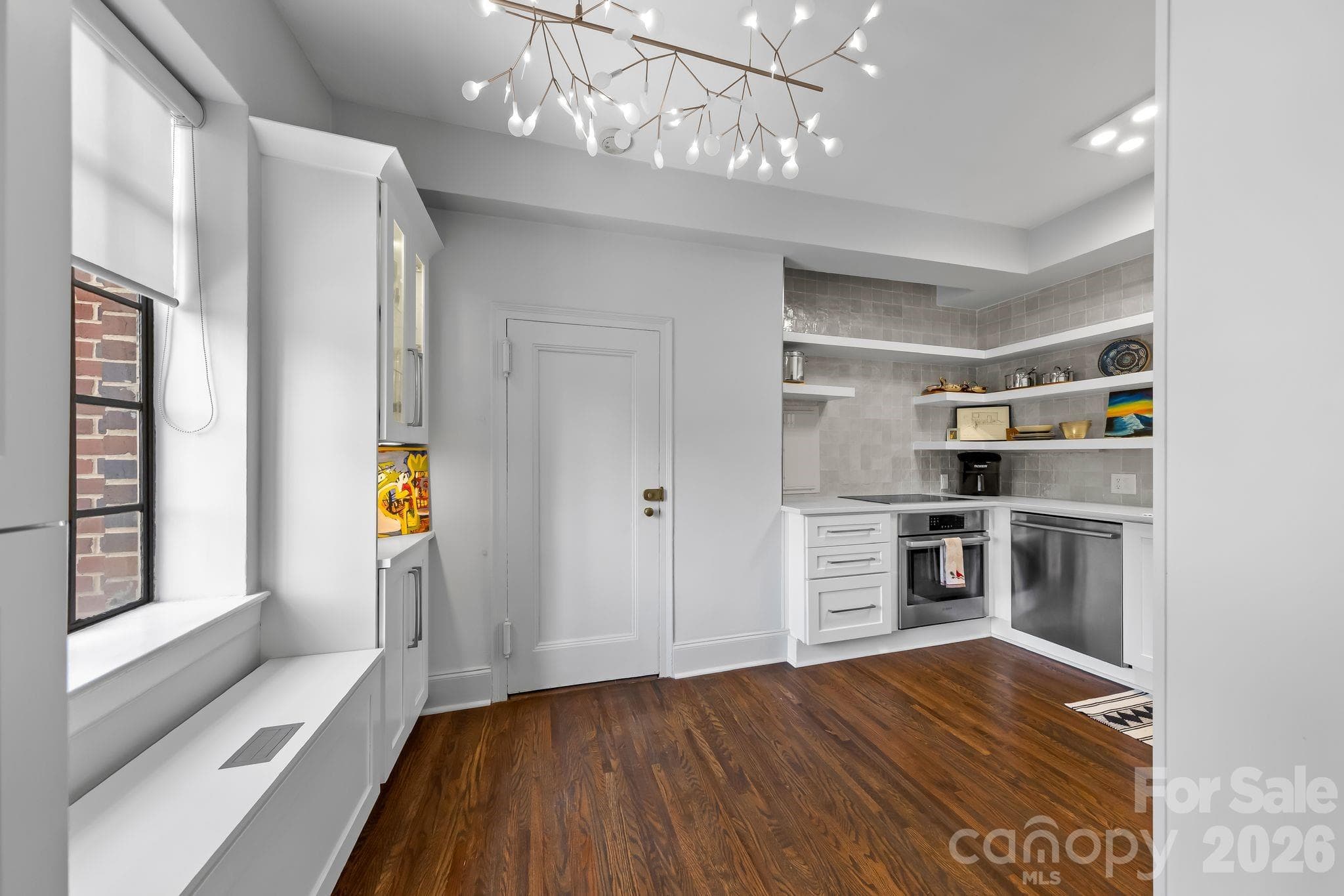 Condominium at 301 W 10th Street, Charlotte, photo 9 of 21