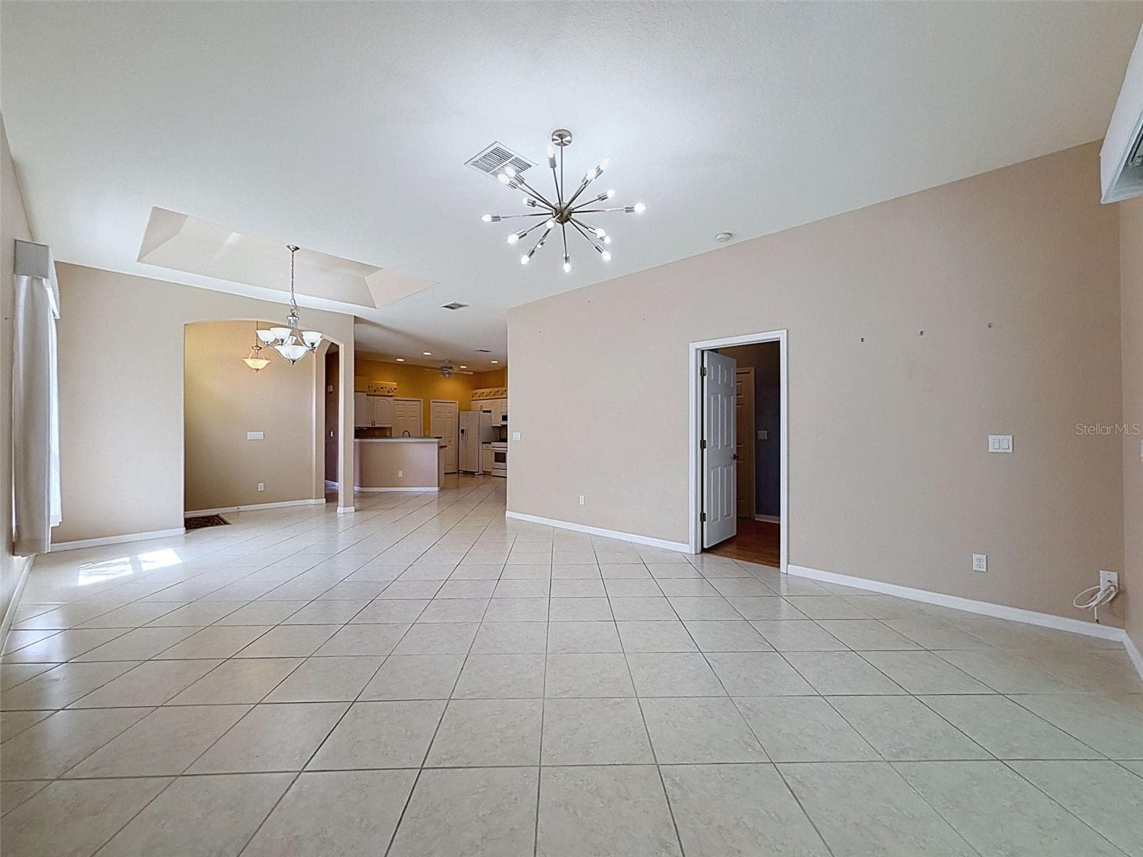Main Living area with kitchen view - 11440 GOLF ROUND DR, NEW PORT RICHEY