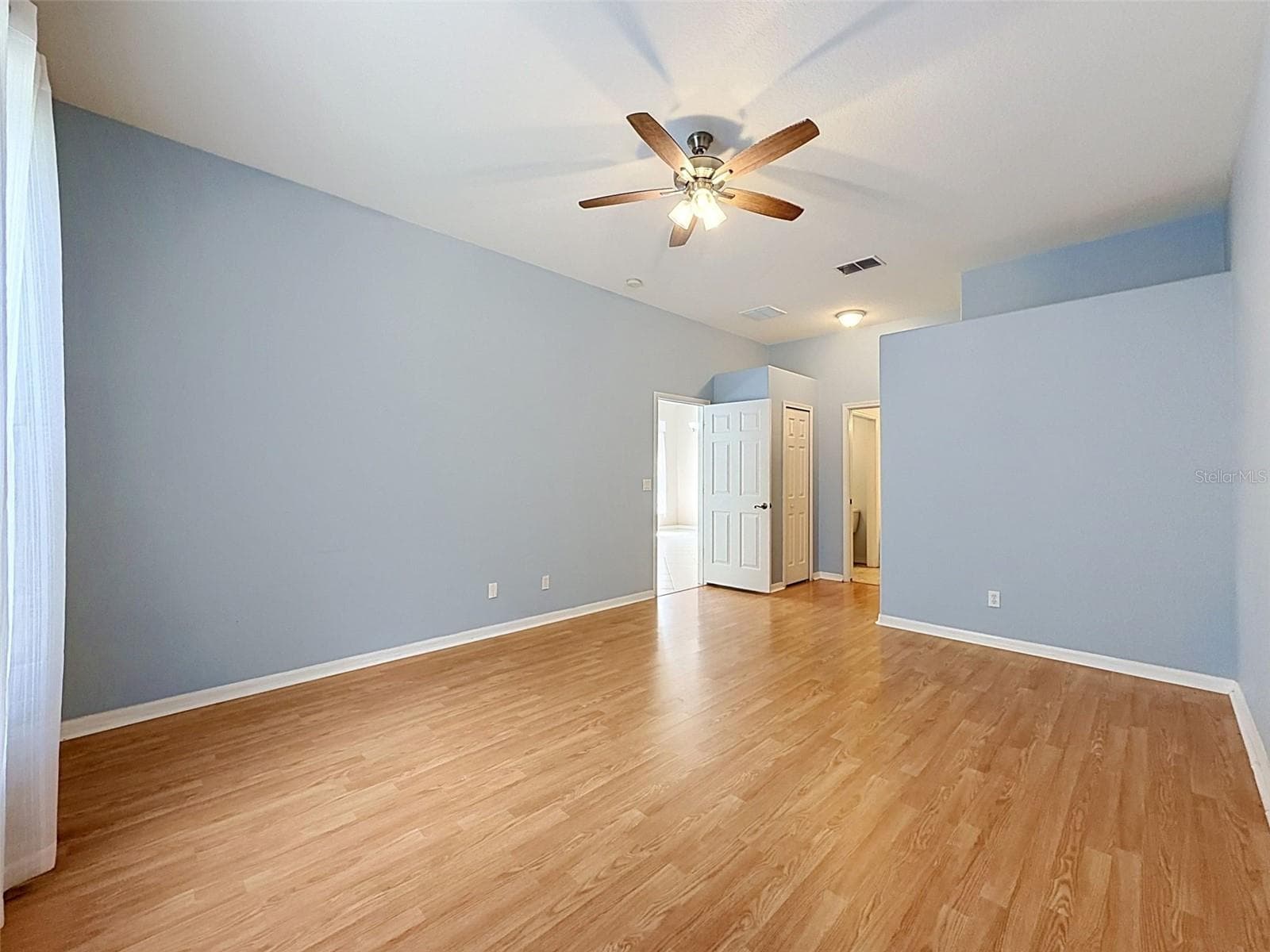 Primary Bedroom with ensuite and walk-in closet - 11440 GOLF ROUND DR, NEW PORT RICHEY
