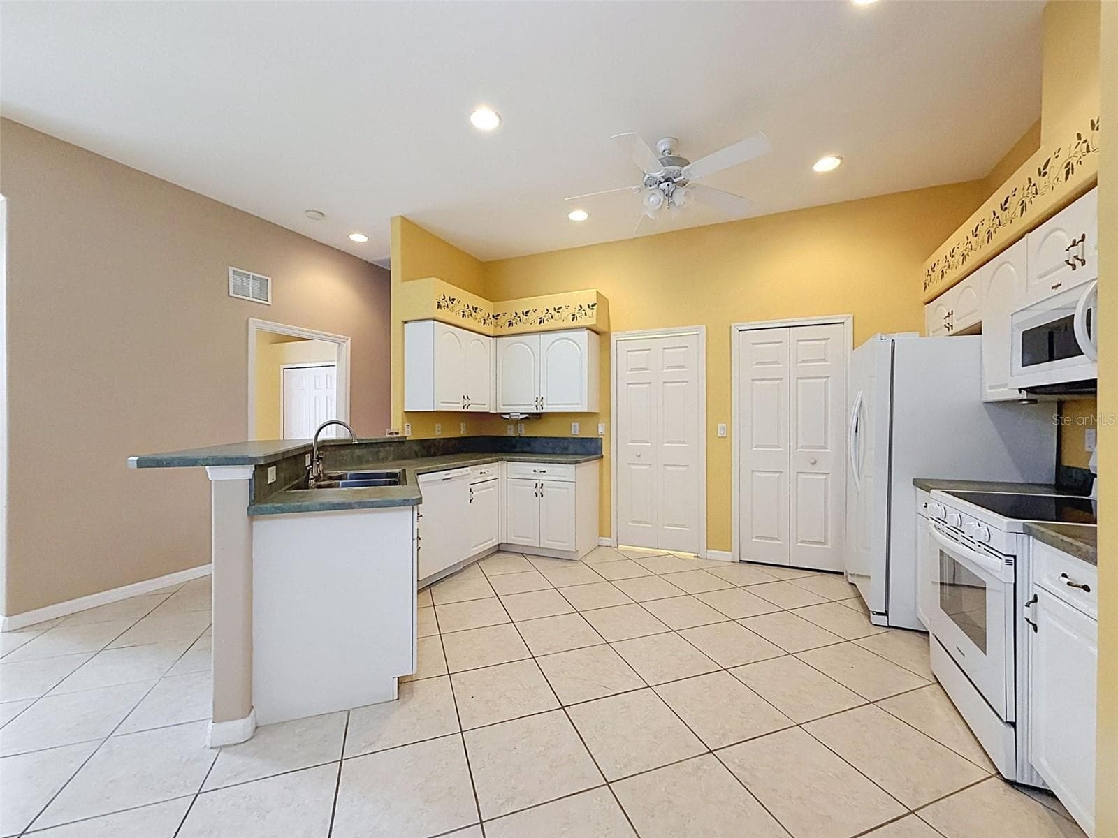 Villa at 11440 GOLF ROUND DR, NEW PORT RICHEY, photo 18 of 31