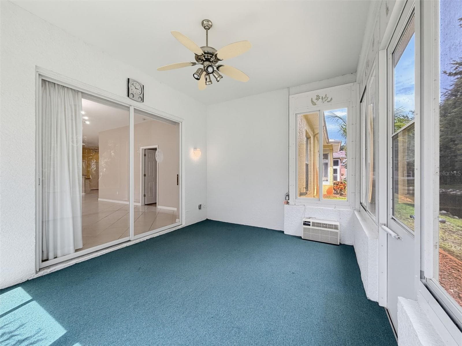 Rear screen room with vinyl windows - 11440 GOLF ROUND DR, NEW PORT RICHEY