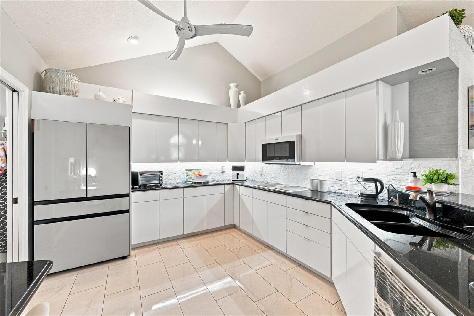 Condominium at 1131 GOLFVIEW WOODS DR, RUSKIN, photo 21 of 52