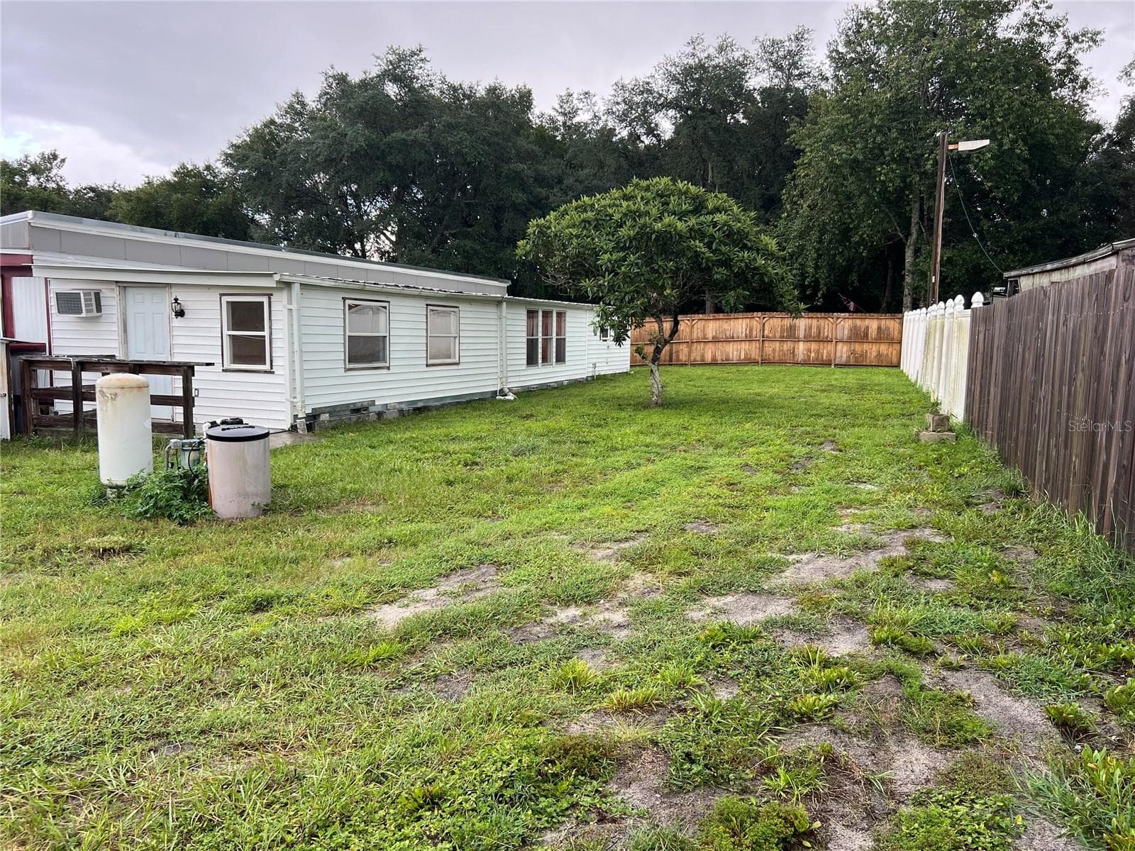 Mobile Home at 31800 E SKYLINE DR, DELAND, photo 4 of 26
