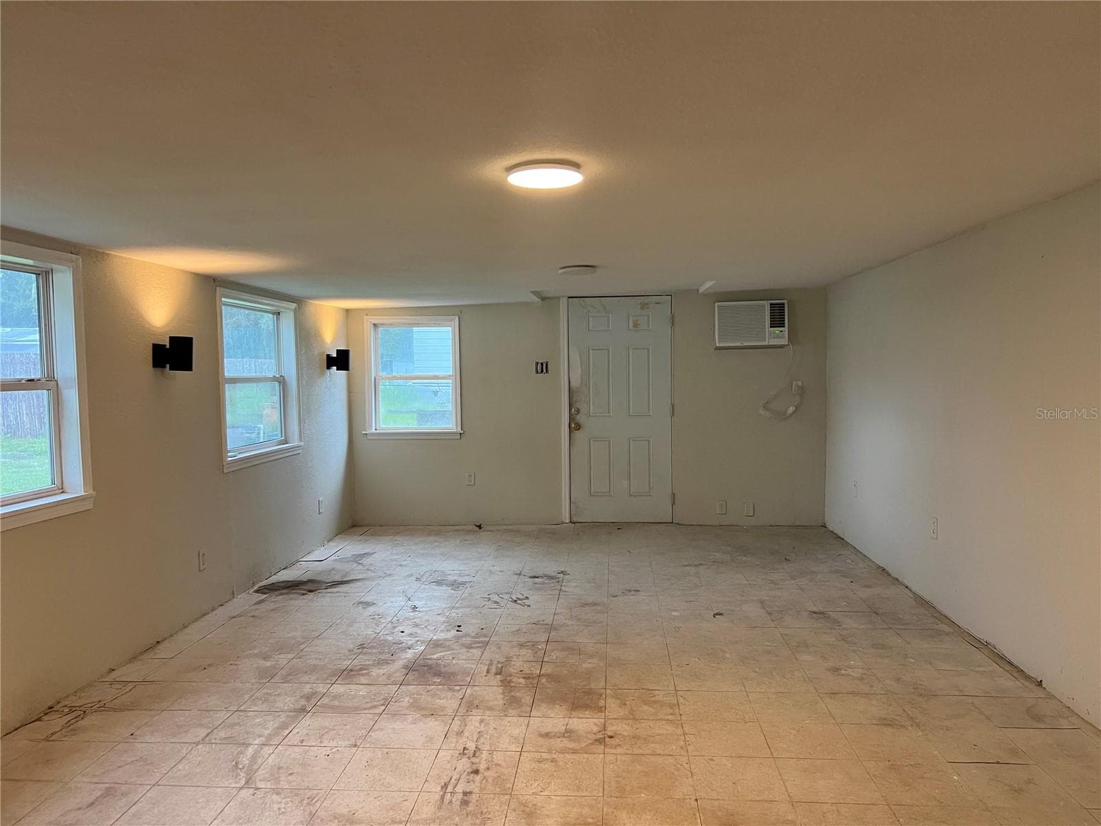 Mobile Home at 31800 E SKYLINE DR, DELAND, photo 11 of 26