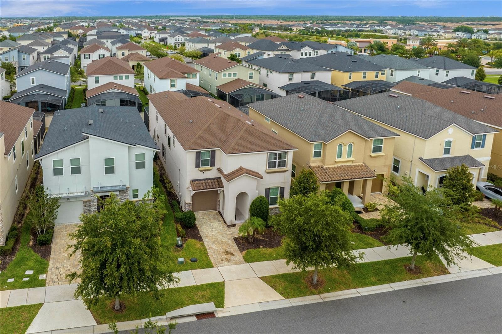 Single Family Residence at 9025 FLAMINGO KEY WAY, KISSIMMEE, photo 2 of 46