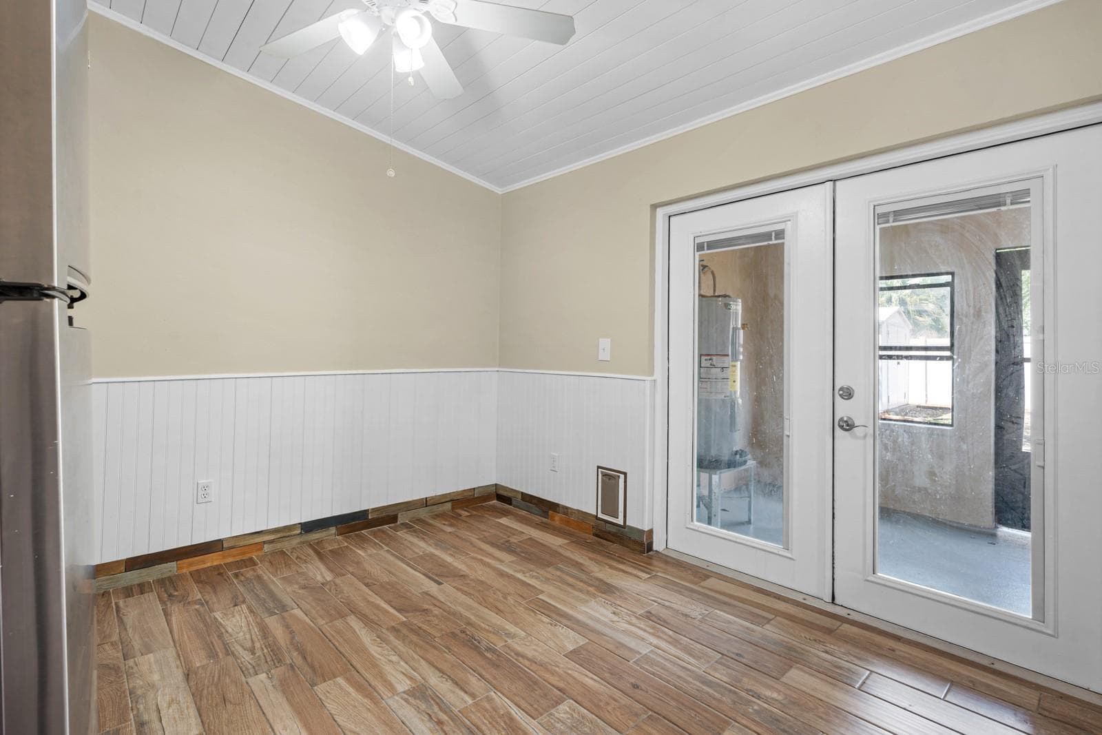 Single Family Residence at 1205 MOHRLAKE DR, BRANDON, photo 7 of 50