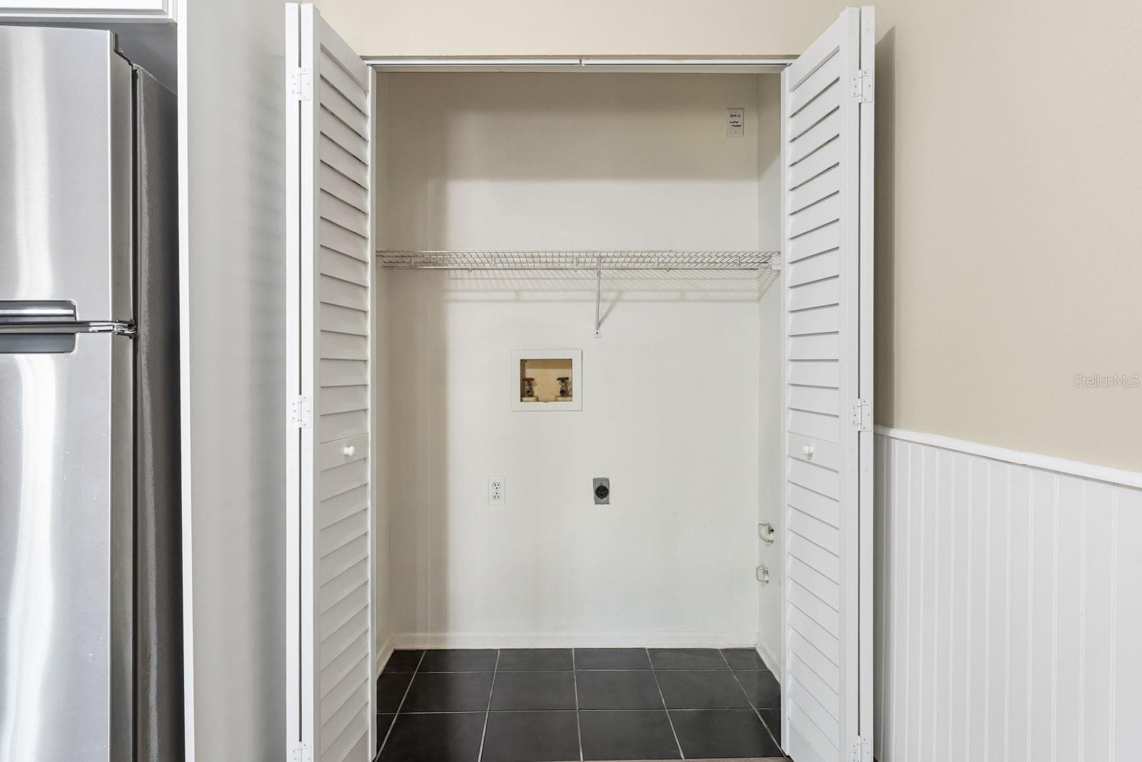 Single Family Residence at 1205 MOHRLAKE DR, BRANDON, photo 9 of 50