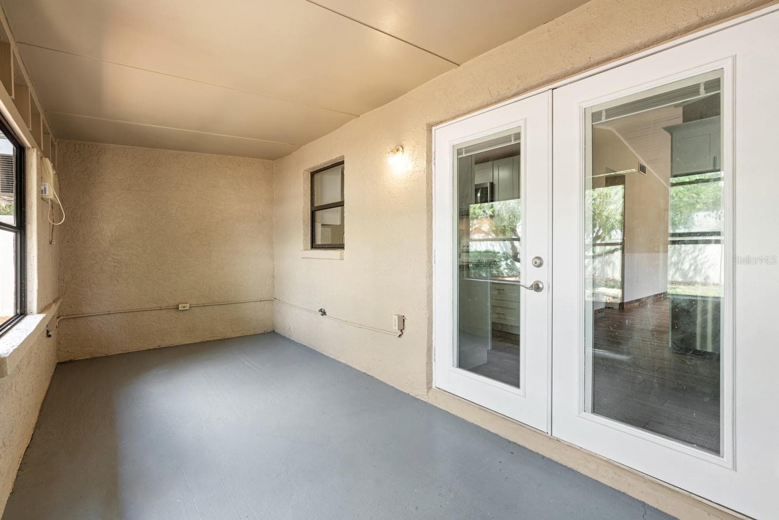 Single Family Residence at 1205 MOHRLAKE DR, BRANDON, photo 25 of 50