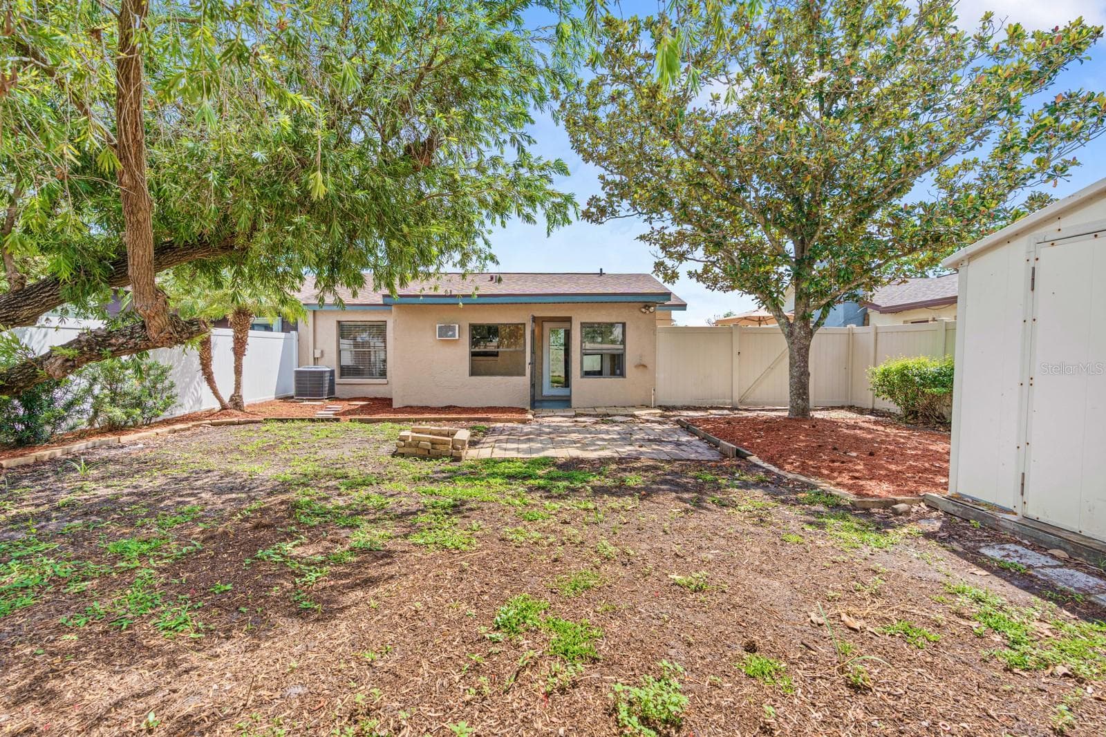 Single Family Residence at 1205 MOHRLAKE DR, BRANDON, photo 27 of 50