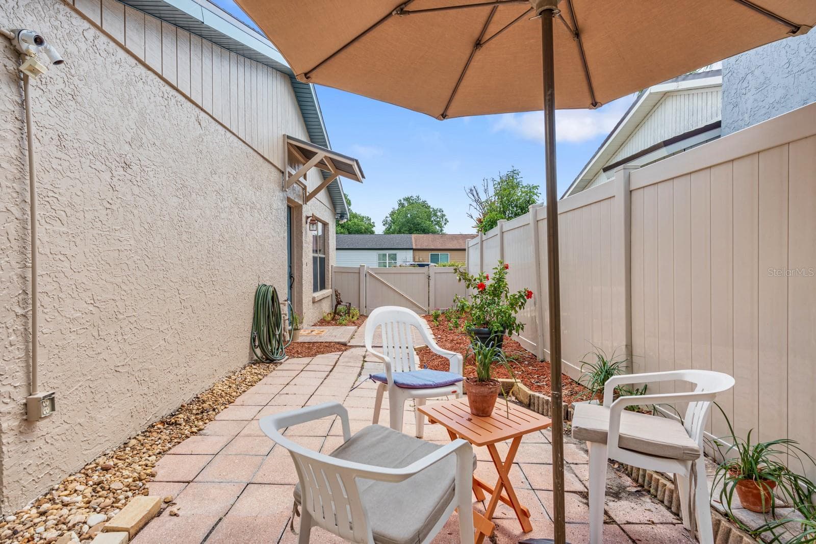 Single Family Residence at 1205 MOHRLAKE DR, BRANDON, photo 37 of 50