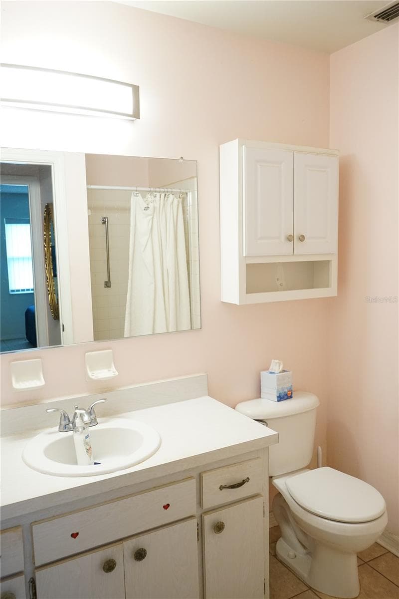 full bath with walk in shower - 1904 CANTERBURY LN #24, SUN CITY CENTER