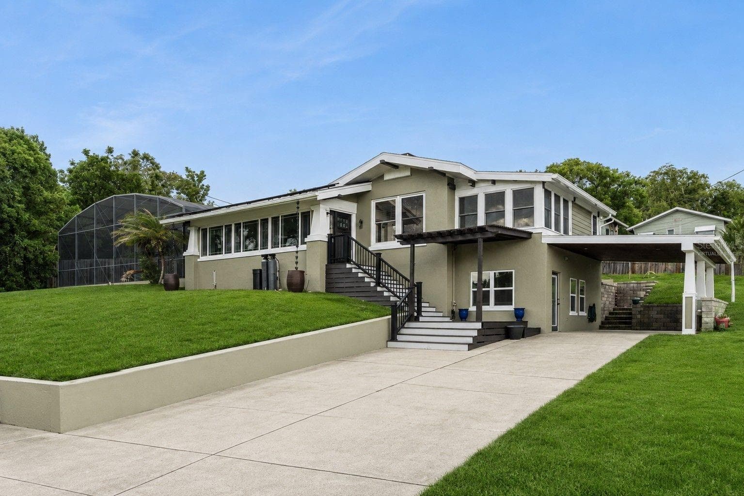 344 CRYSTAL LAKE DR