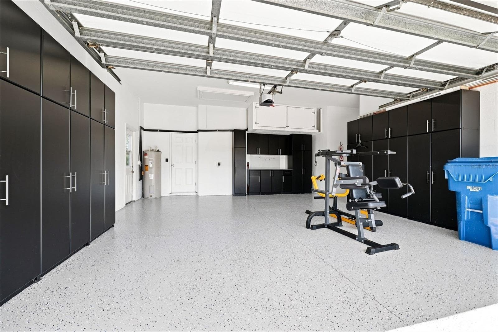 Garage - 5333 LEATHER SADDLE LN, SPRING HILL