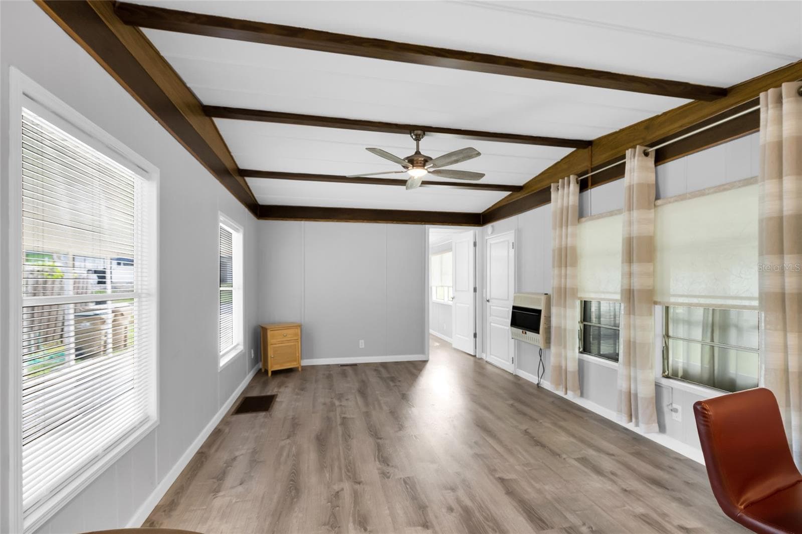 Mobile Home at 24631 PALMETTO DR, LEESBURG, photo 12 of 34