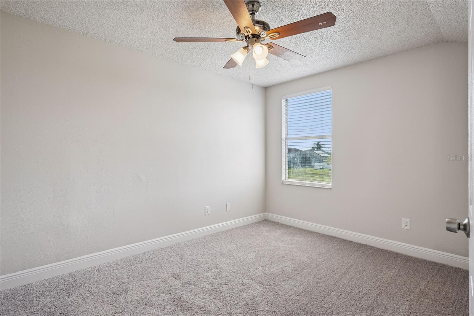 Single Family Residence at 9816 SURREY RIDGE RD, ORLANDO, photo 13 of 28