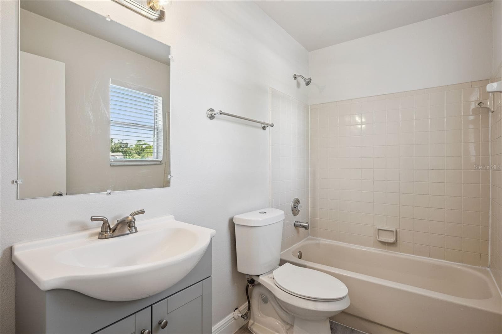 Single Family Residence at 9816 SURREY RIDGE RD, ORLANDO, photo 19 of 28