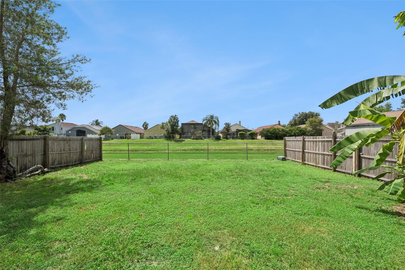 Single Family Residence at 9816 SURREY RIDGE RD, ORLANDO, photo 22 of 28