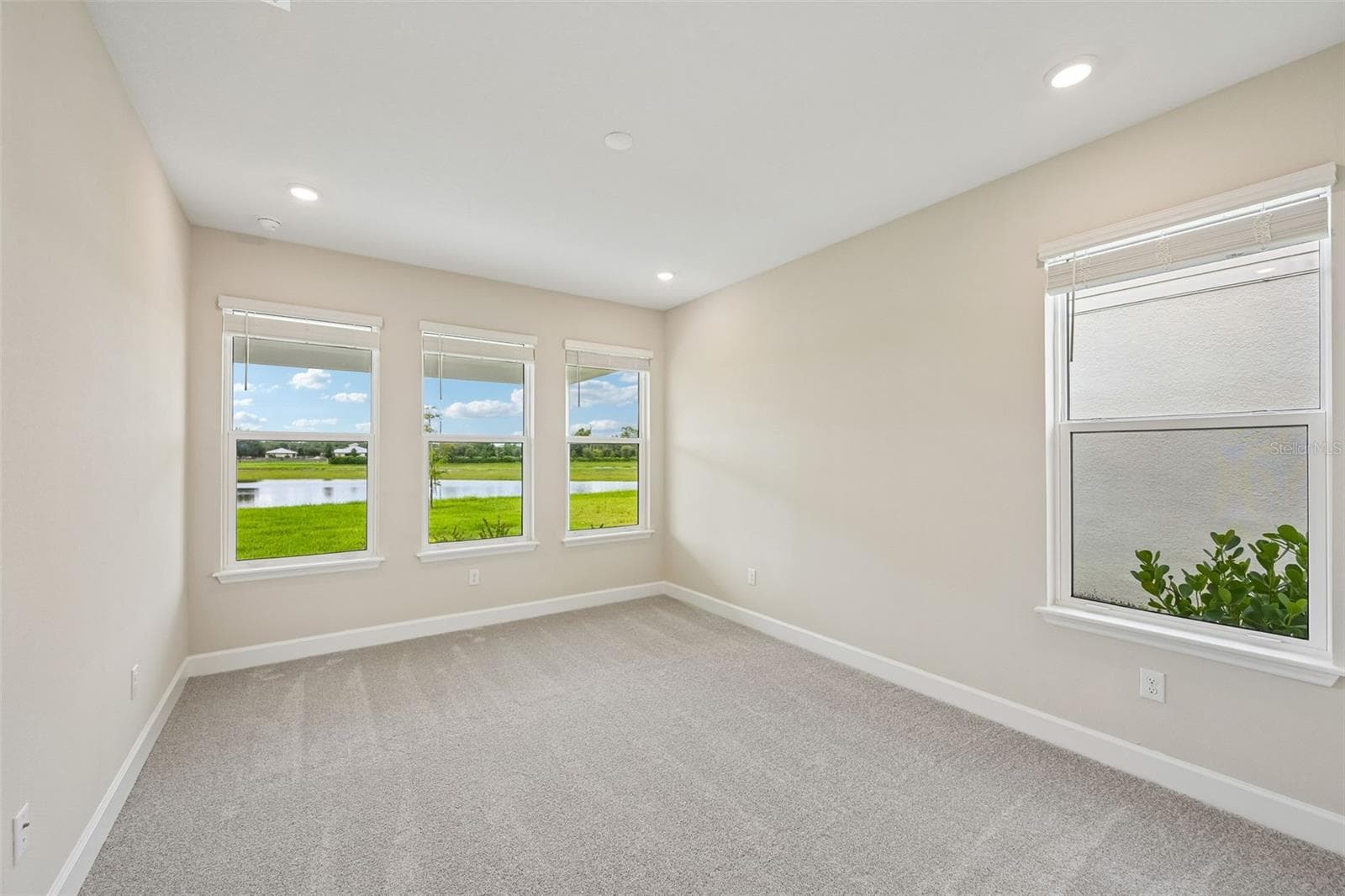 7057 Foxboro Way ~ Ready Now! - 7057 FOXBORO WAY, NOKOMIS