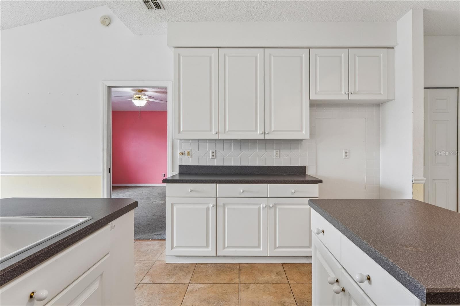 Single Family Residence at 2336 E DEL WEBB BLVD, SUN CITY CENTER, photo 14 of 57