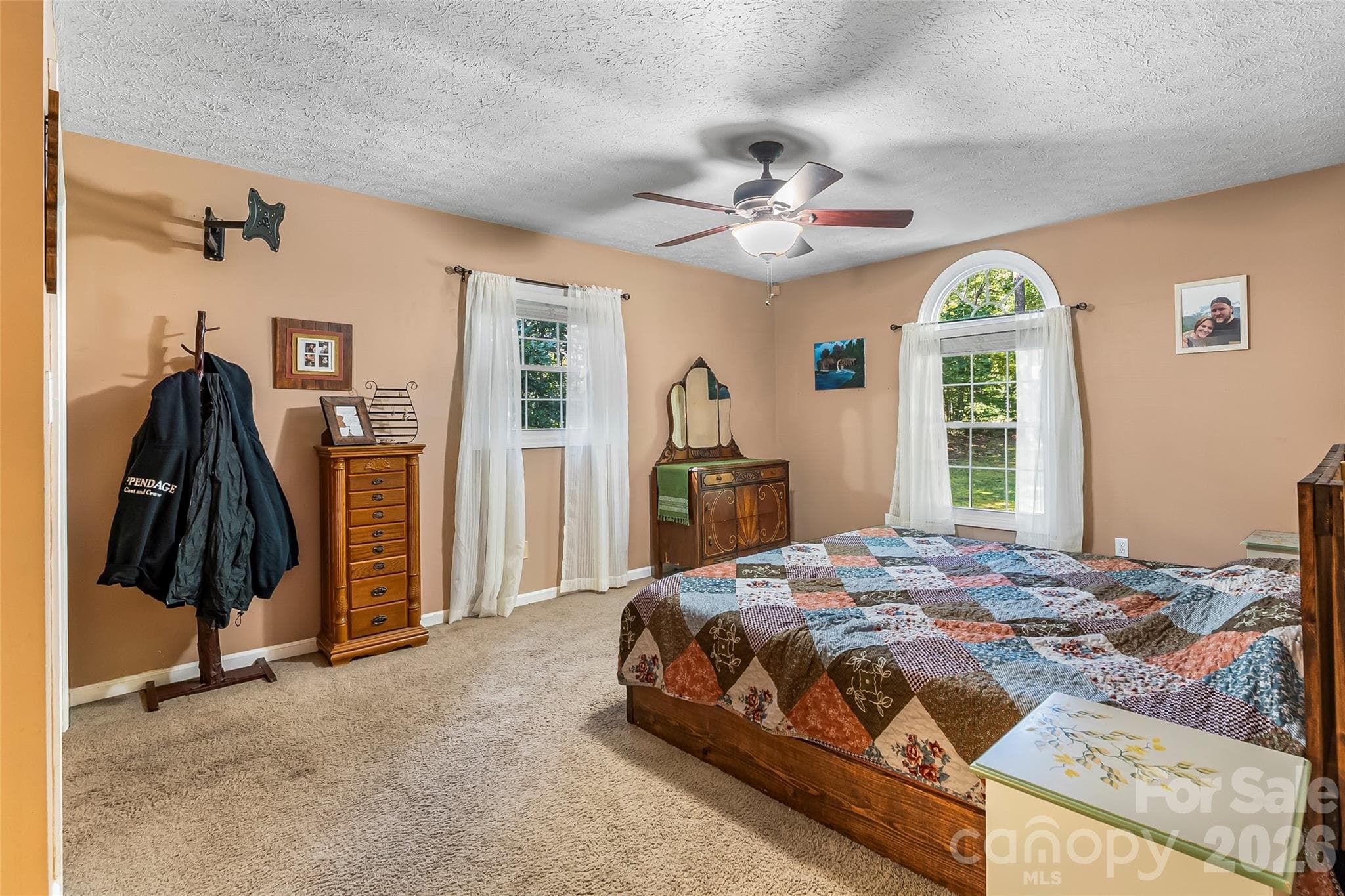 Single Family Residence at 5468 Valley Run Street, Hickory, photo 11 of 37