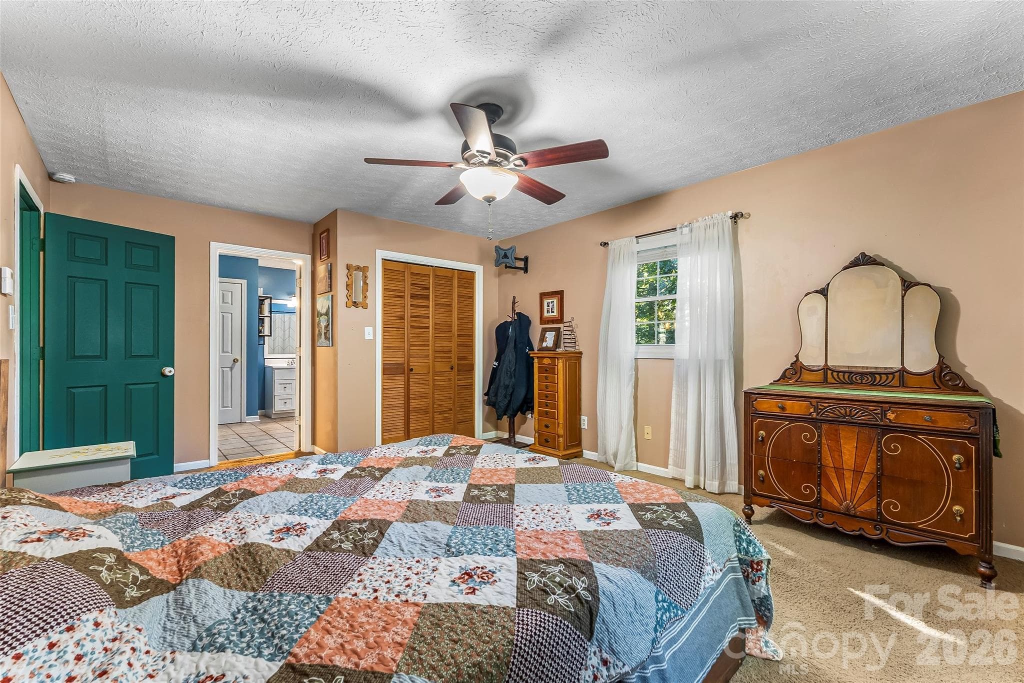 Single Family Residence at 5468 Valley Run Street, Hickory, photo 12 of 37