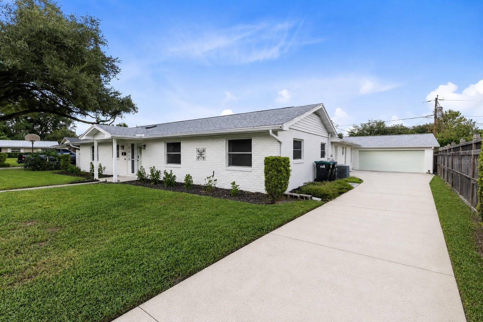 Single Family Residence at 2215 BRADFORD CT, ORLANDO, photo 2 of 36