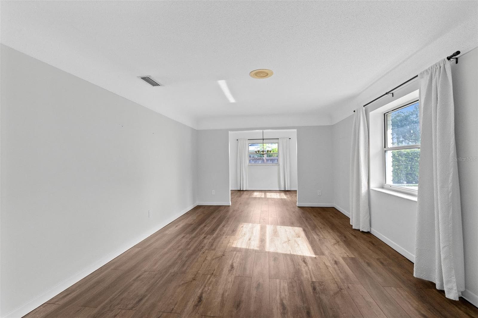 Single Family Residence at 2215 BRADFORD CT, ORLANDO, photo 5 of 36