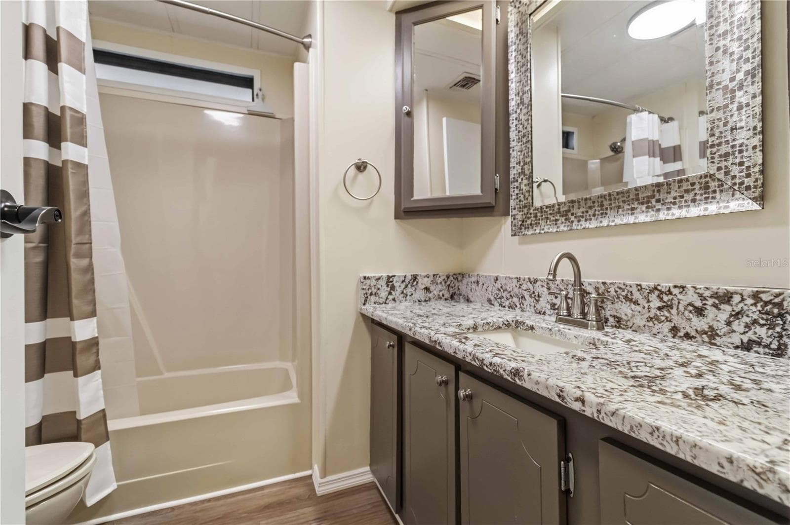 Hall/Guest Bath - 4312 14TH ST E, ELLENTON
