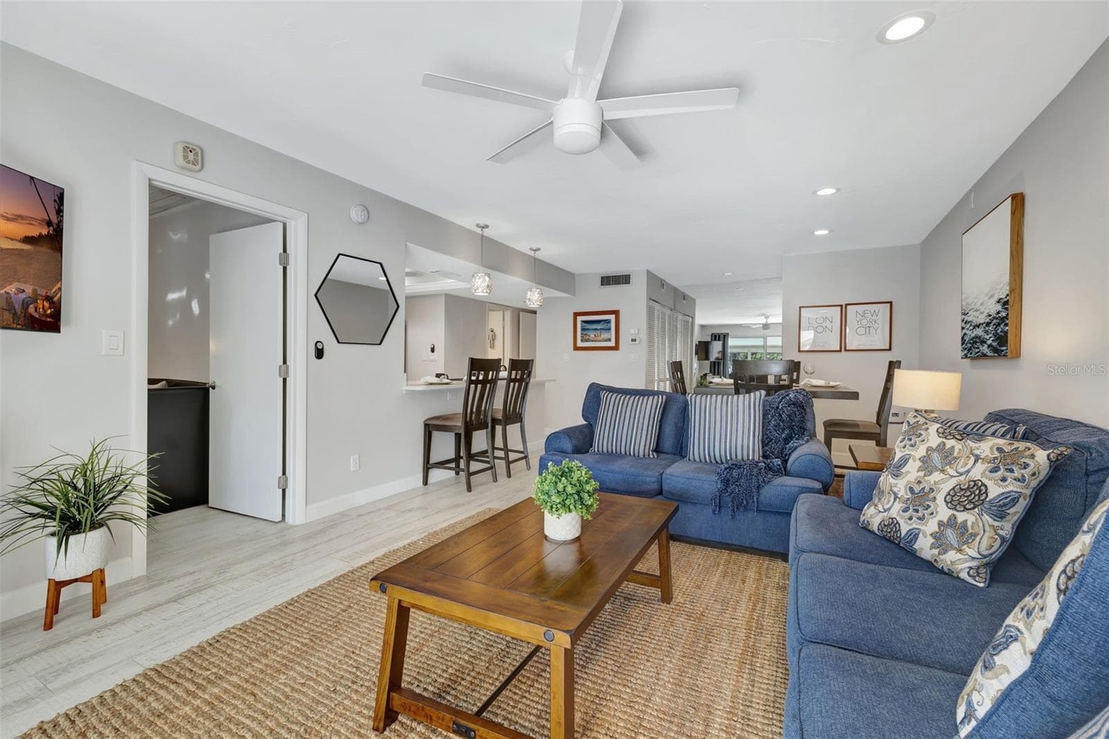 Condominium at 1130 W PEPPERTREE LN #118, SARASOTA, photo 11 of 42