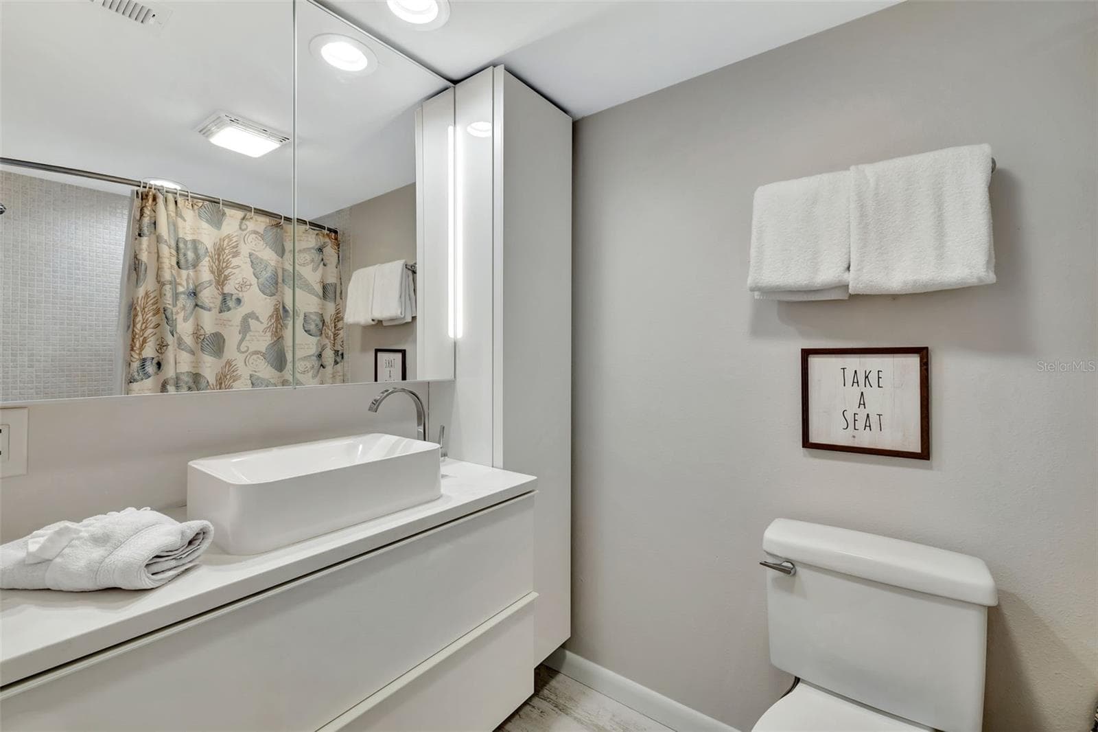 Primary Bathroom - 1130 W PEPPERTREE LN #118, SARASOTA