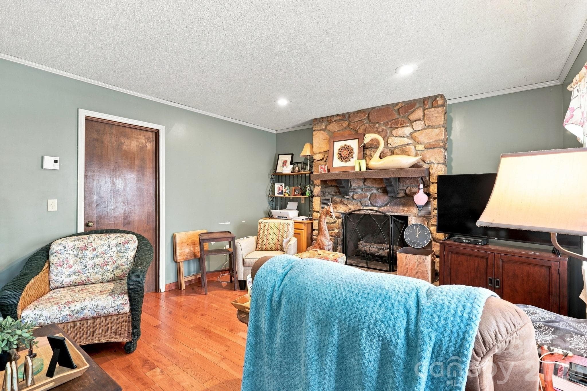 Single Family Residence at 922 Goose Hollow Road, Newland, photo 5 of 31