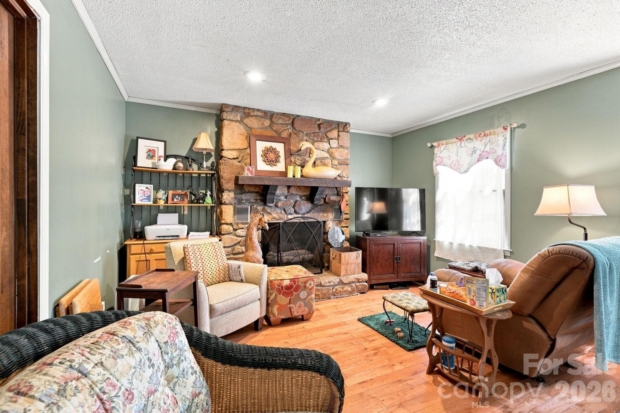 Single Family Residence at 922 Goose Hollow Road, Newland, photo 7 of 31