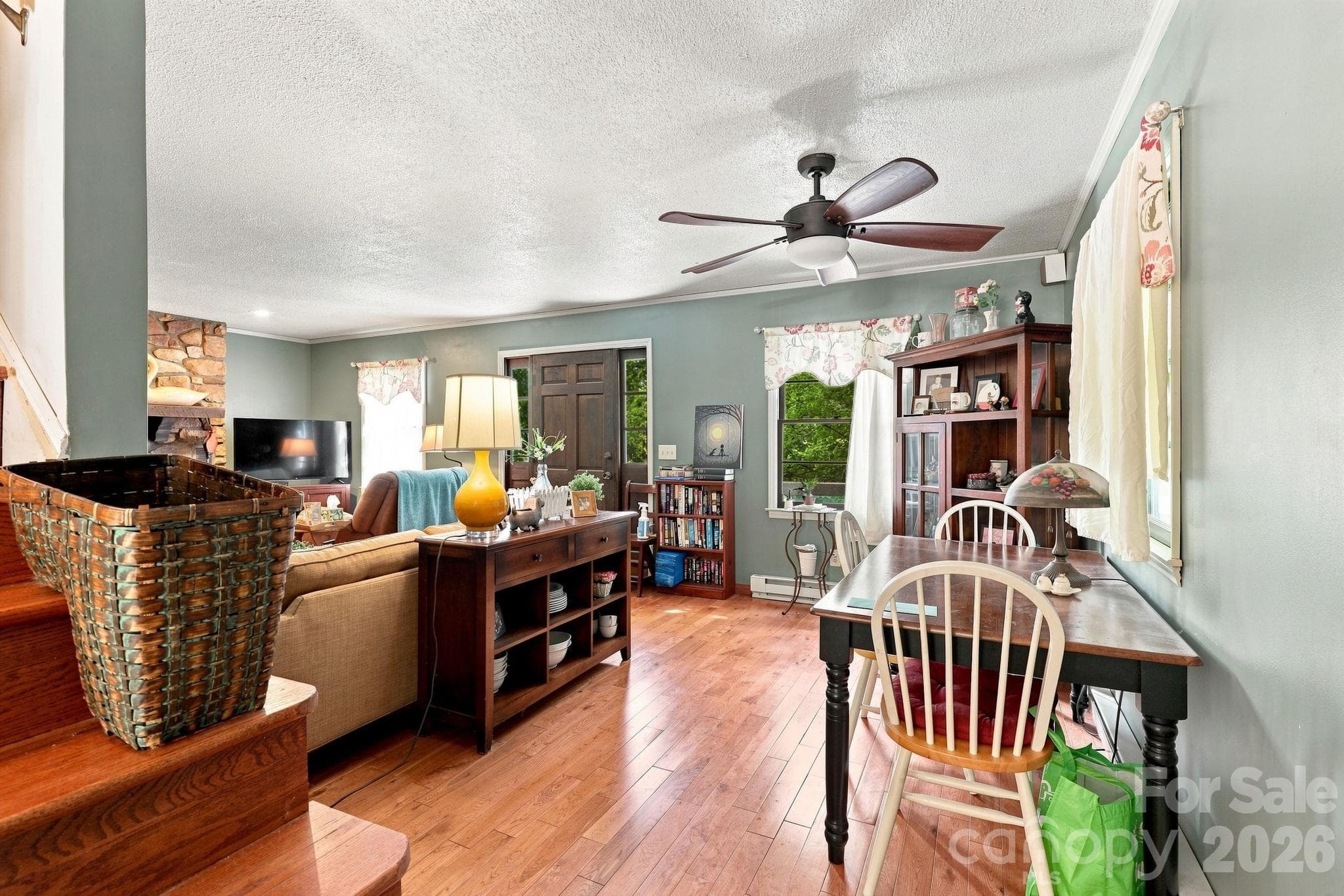 Single Family Residence at 922 Goose Hollow Road, Newland, photo 8 of 31