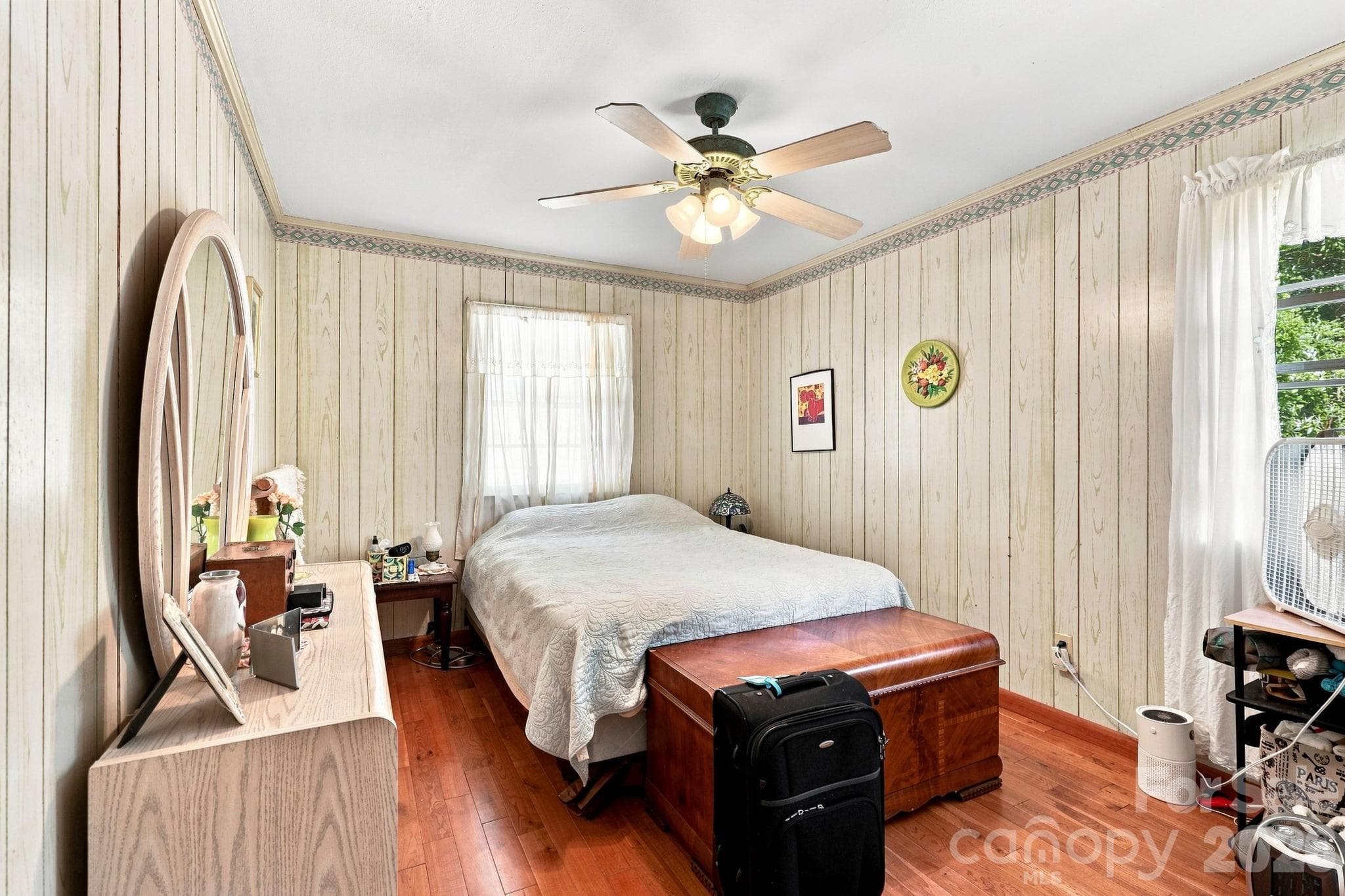Single Family Residence at 922 Goose Hollow Road, Newland, photo 13 of 31
