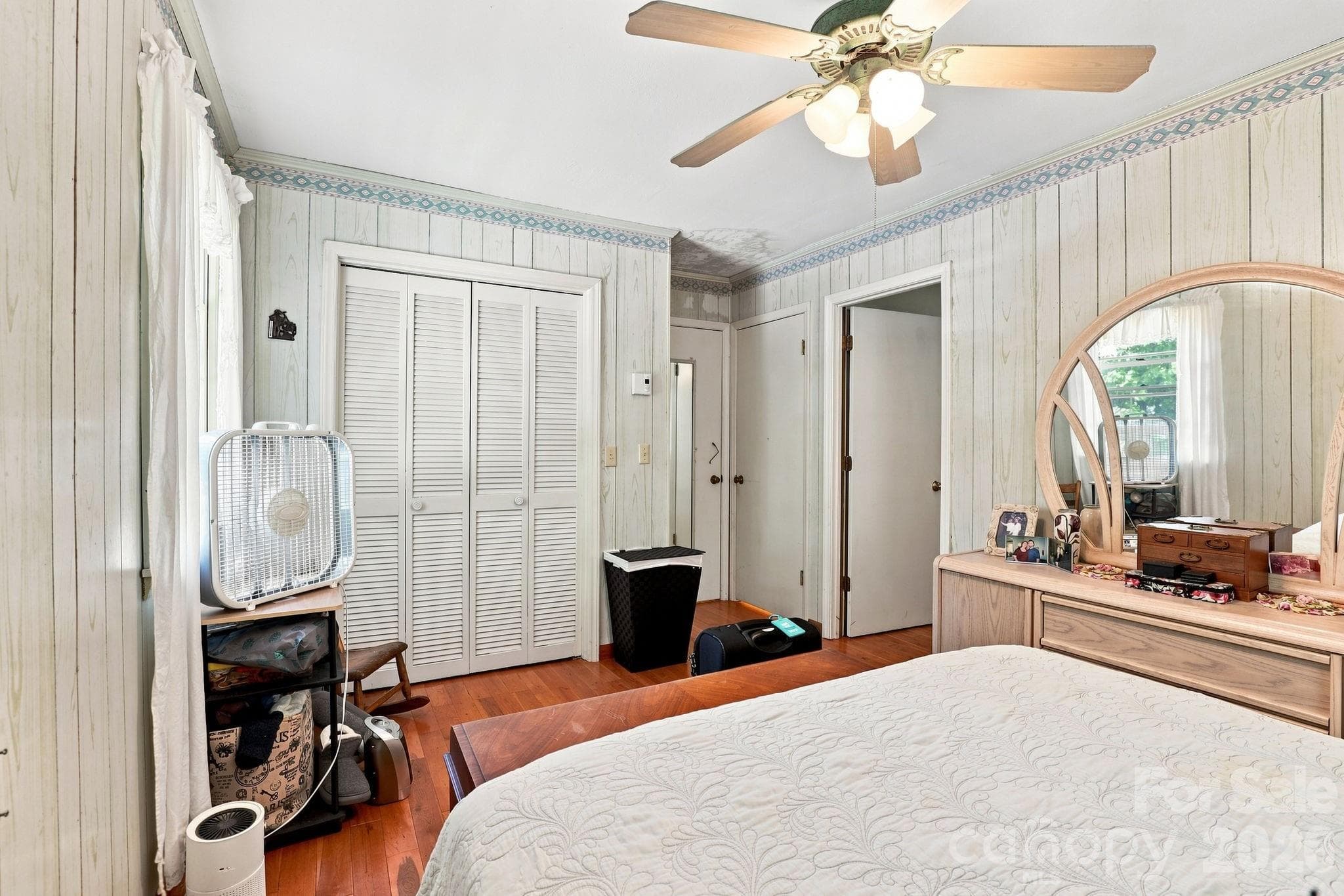 Single Family Residence at 922 Goose Hollow Road, Newland, photo 14 of 31