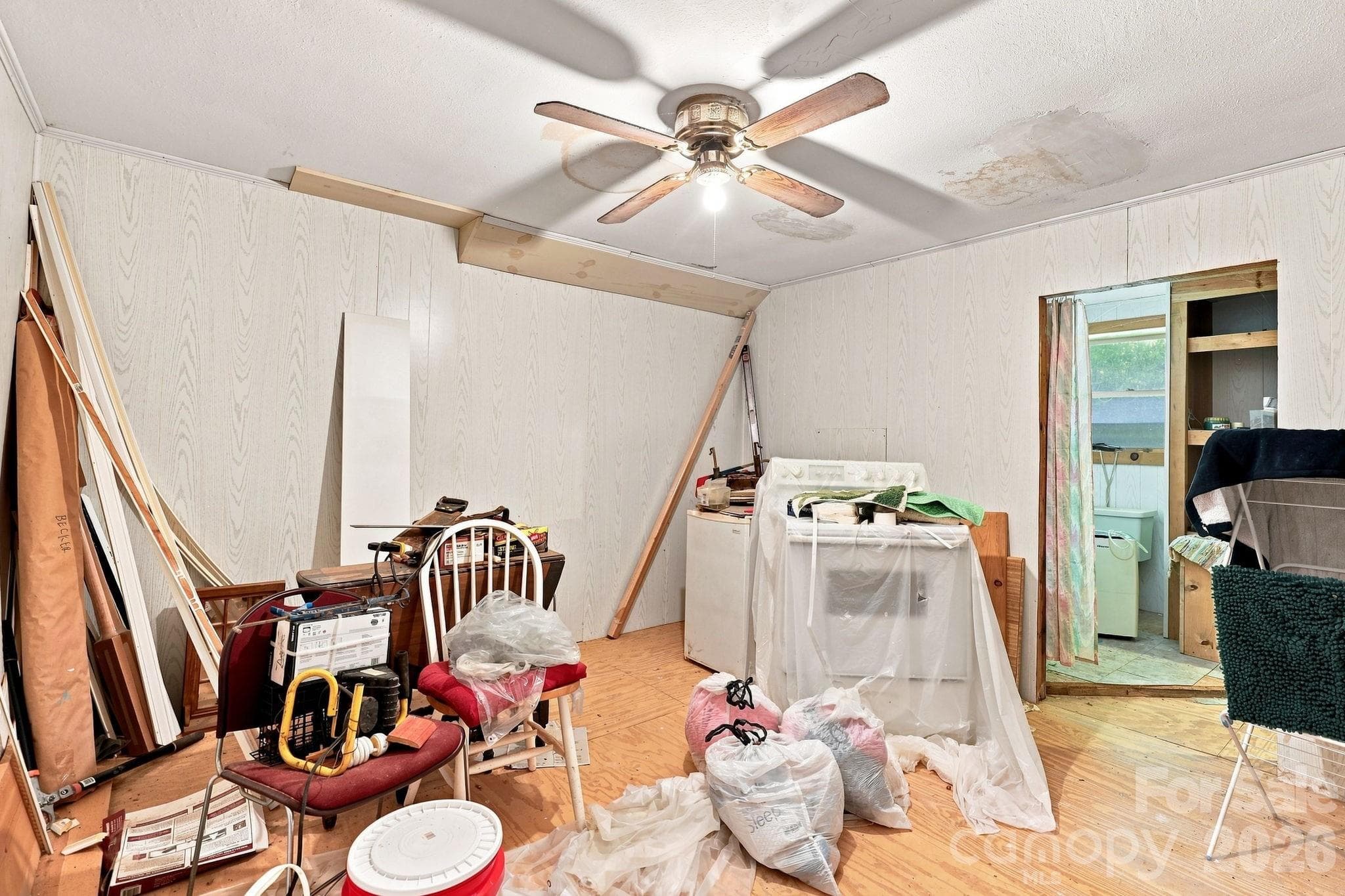 Single Family Residence at 922 Goose Hollow Road, Newland, photo 16 of 31