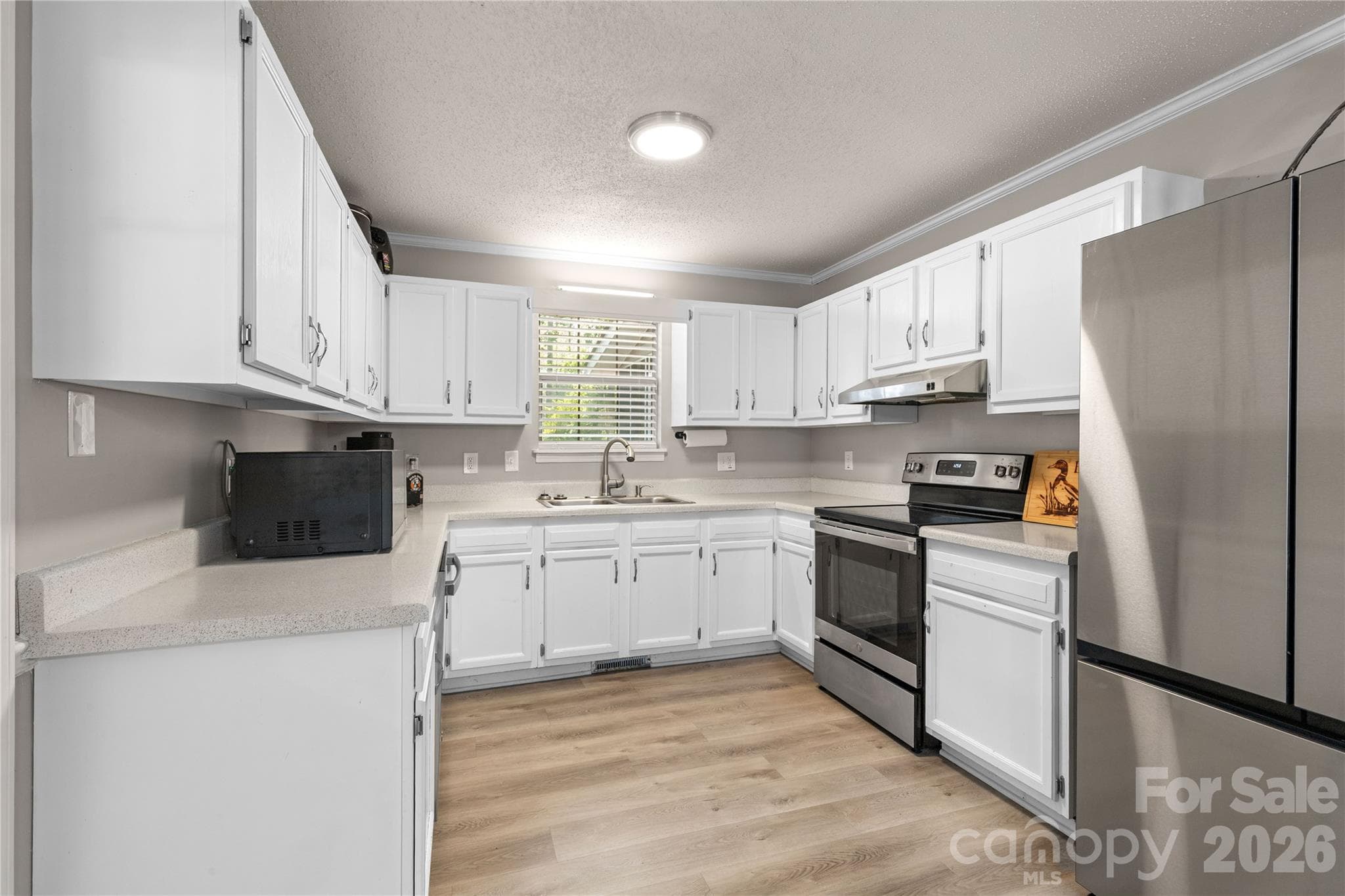 Single Family Residence at 2274 White Pine Court, Lancaster, photo 9 of 24