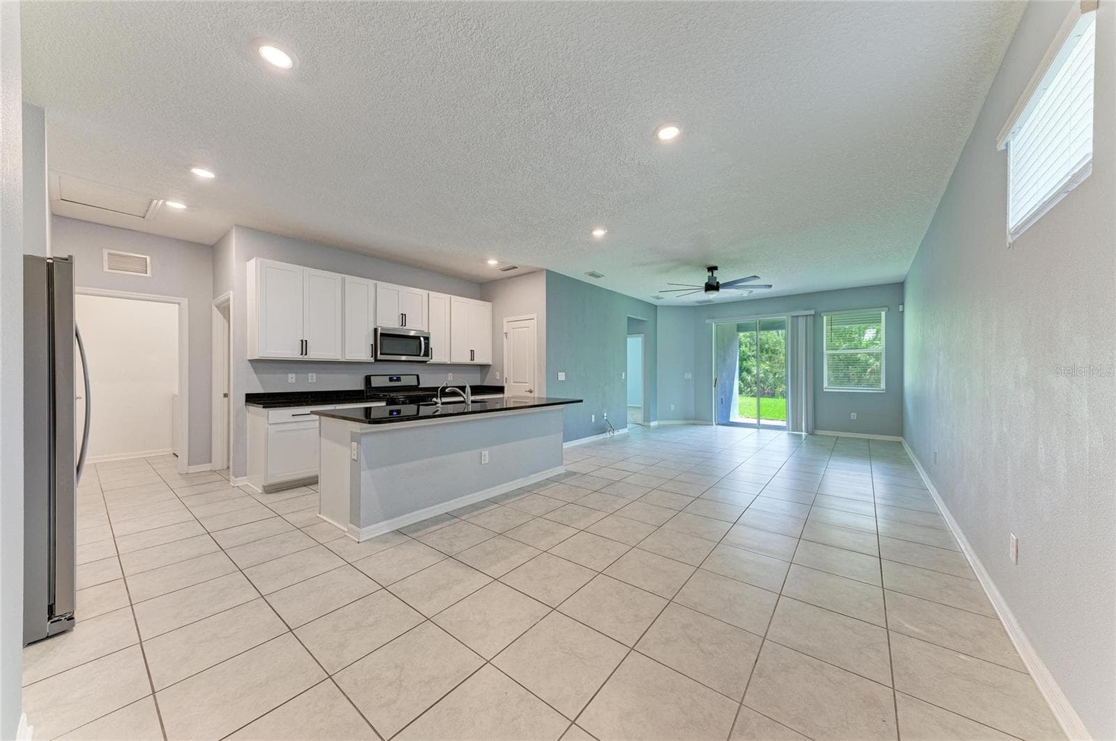 Single Family Residence at 5834 BUNGALOW GROVE CT, PALMETTO, photo 6 of 46