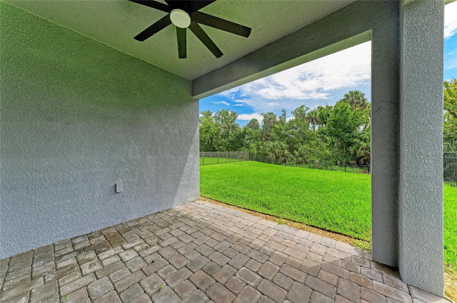 Lanai - 5834 BUNGALOW GROVE CT, PALMETTO