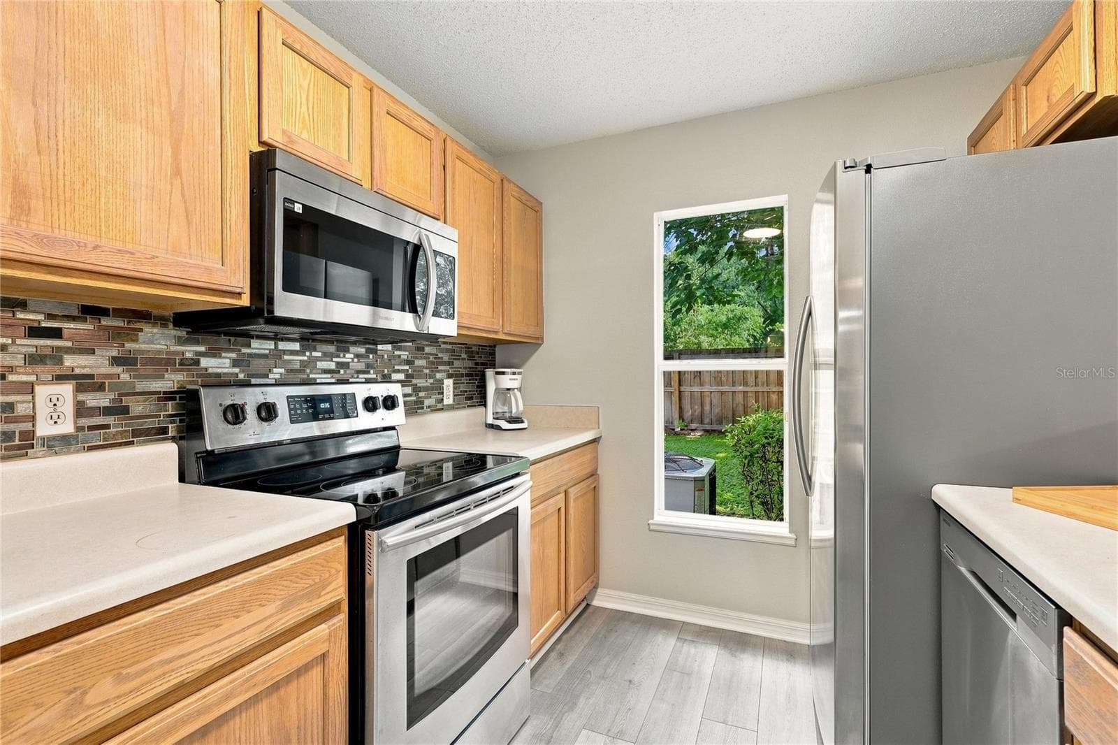 Townhouse at 9912 ASHBURN LAKE DR, TAMPA, photo 6 of 22