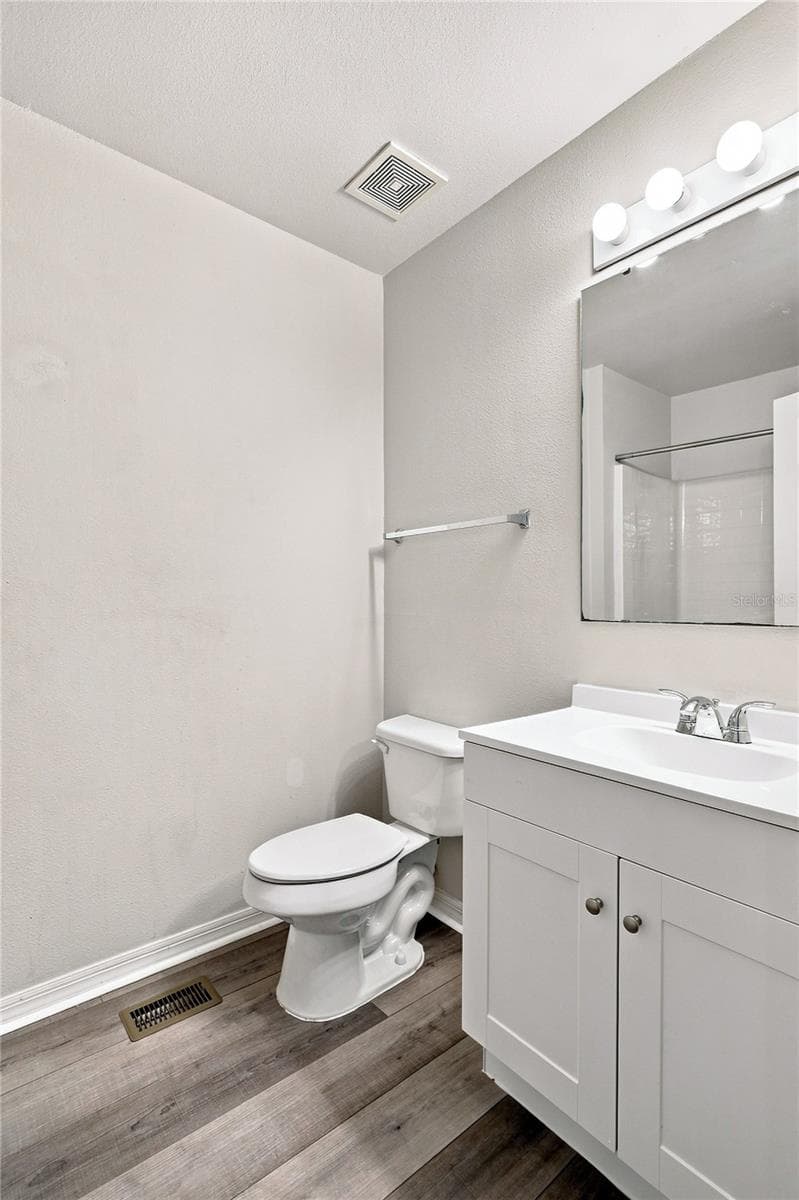 Townhouse at 9912 ASHBURN LAKE DR, TAMPA, photo 14 of 22