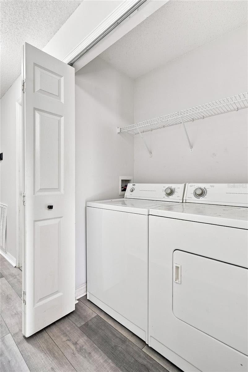 Townhouse at 9912 ASHBURN LAKE DR, TAMPA, photo 15 of 22