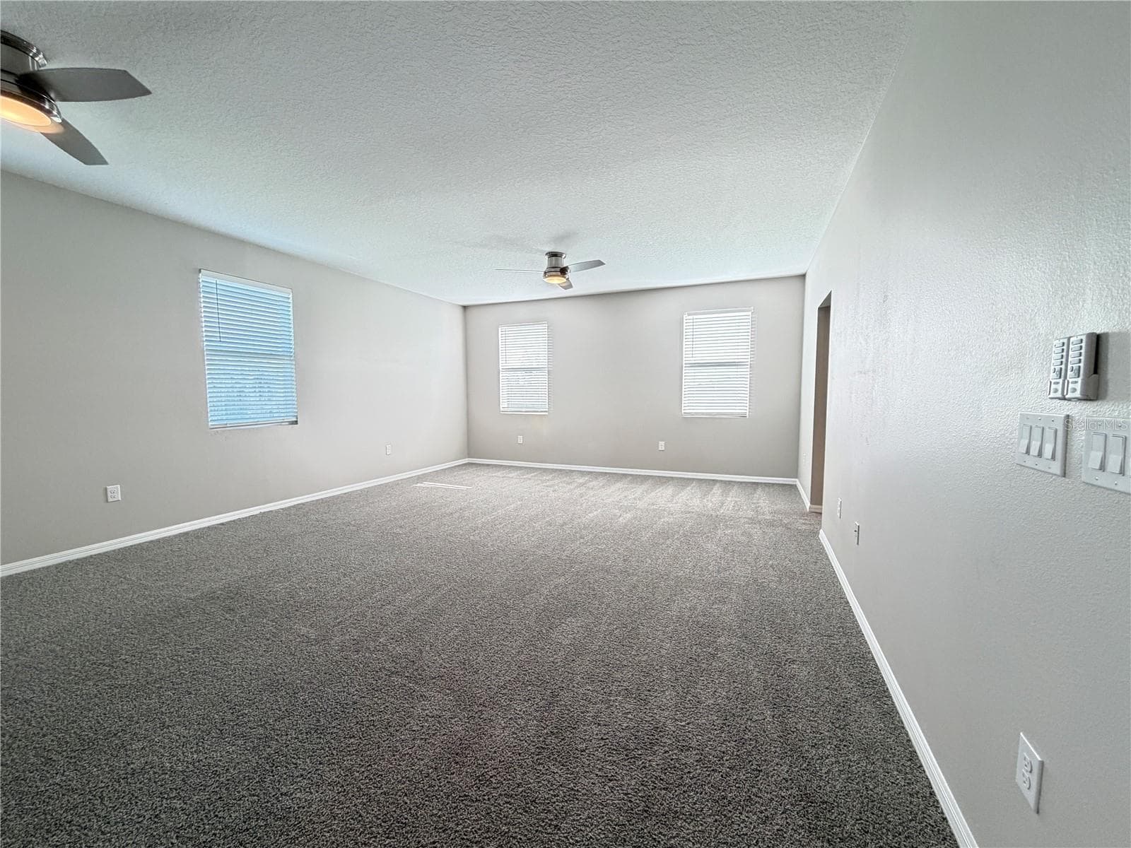 Single Family Residence at 860 BAY BRIDGE CIR, APOPKA, photo 4 of 47
